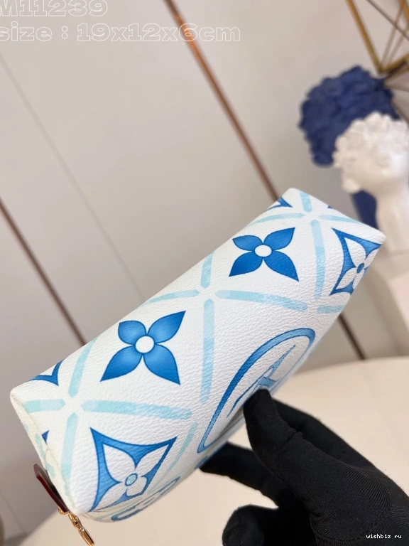 WIS Cosmétique Pochette Louis PM Vuitton 0307